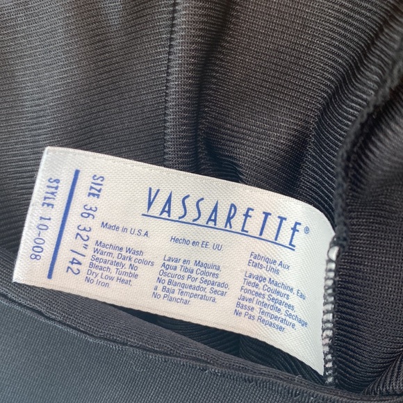 Vintage Vassarette Lingerie/Slip in black. Adjustable straps. Sz 36. - Picture 6 of 7